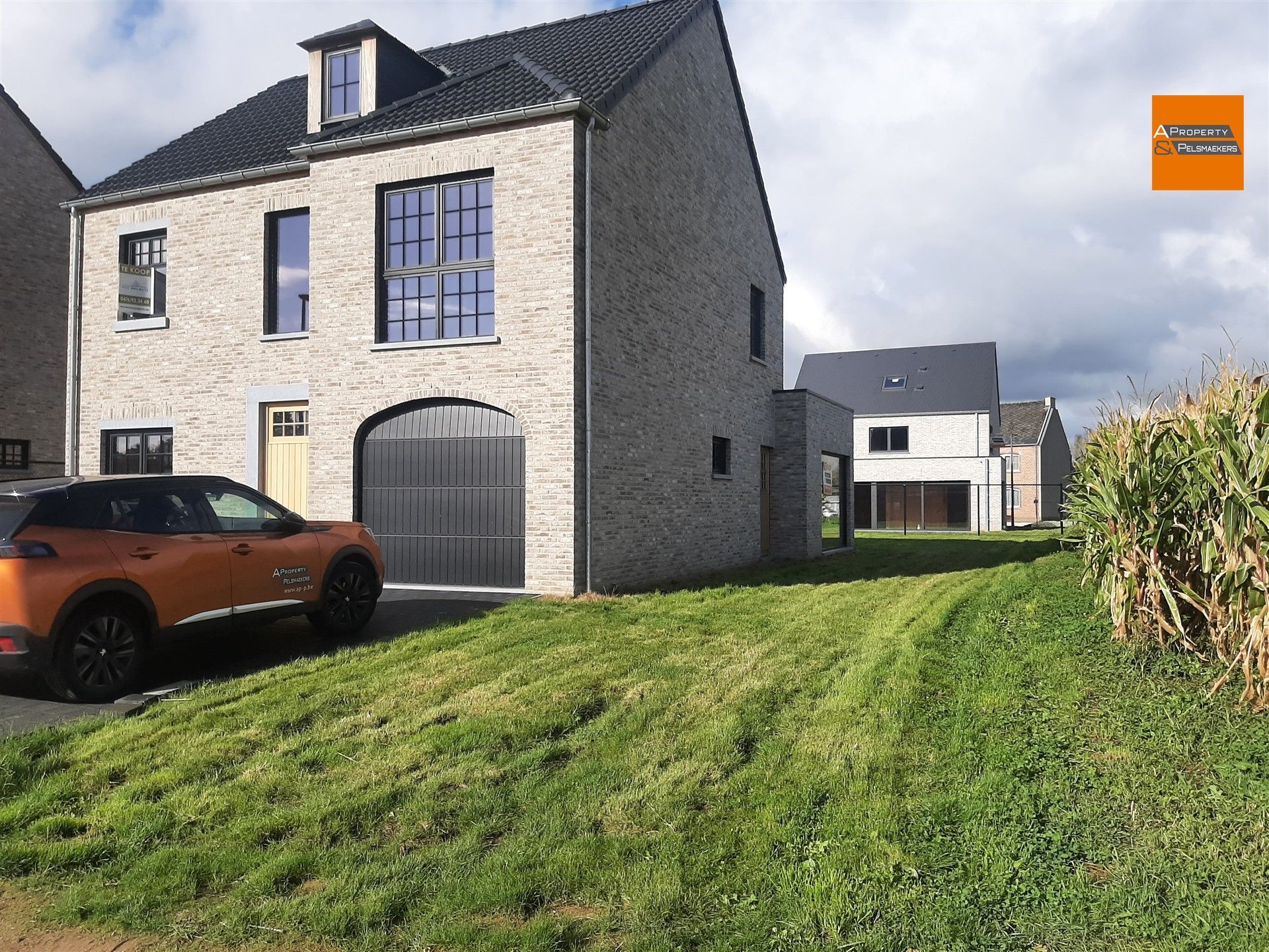 Nieuwbouwwoning met 4 slaapkamers foto 4