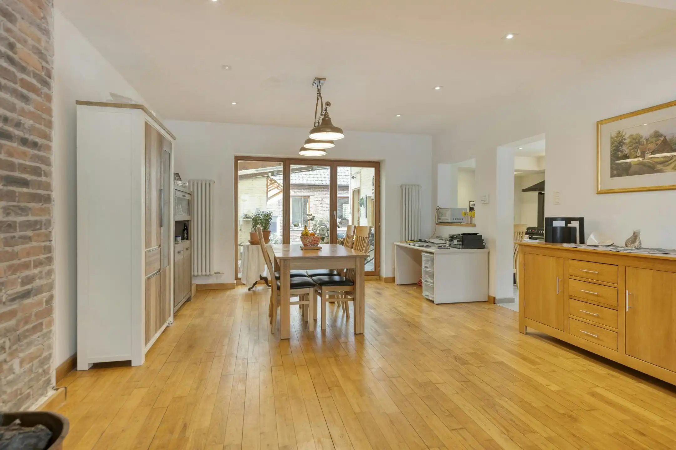 Instapklare, ruime woning in Zepperen op een riant perceel foto 5