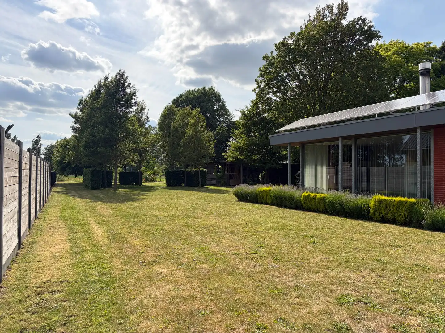 Prachtige, moderne villa gelegen op een groot perceel met prachtig uitzicht en stuk landbouwgrond foto 6