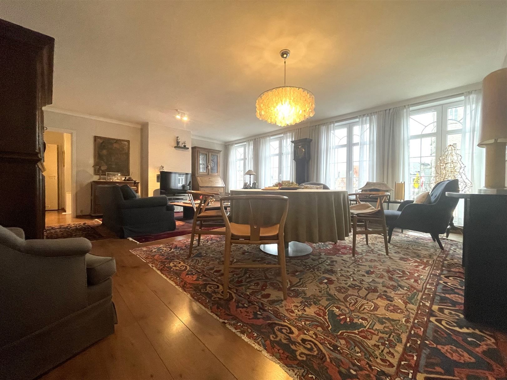 Ruim appartement met zicht op Grote Markt foto 3