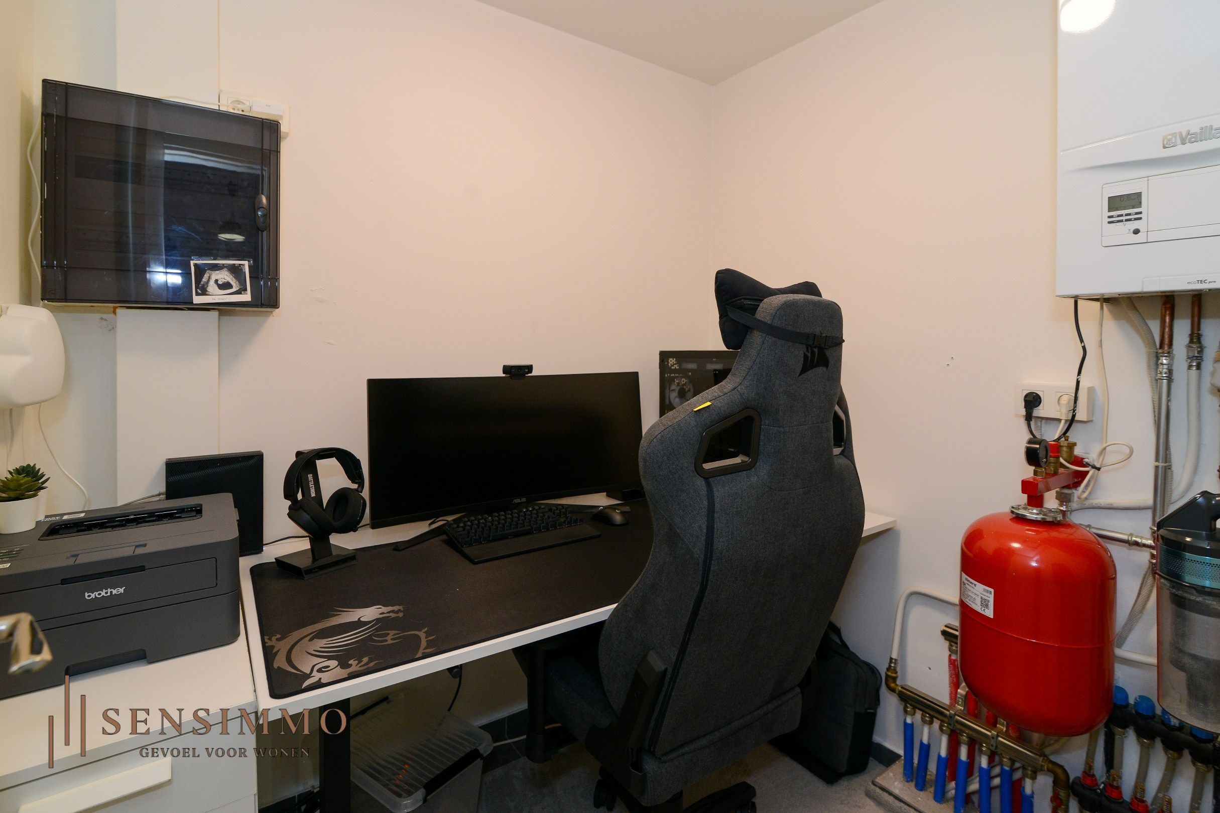 Gelijkvloers tweeslaapkamerappartement met tuin, parking en kelderberging foto 13