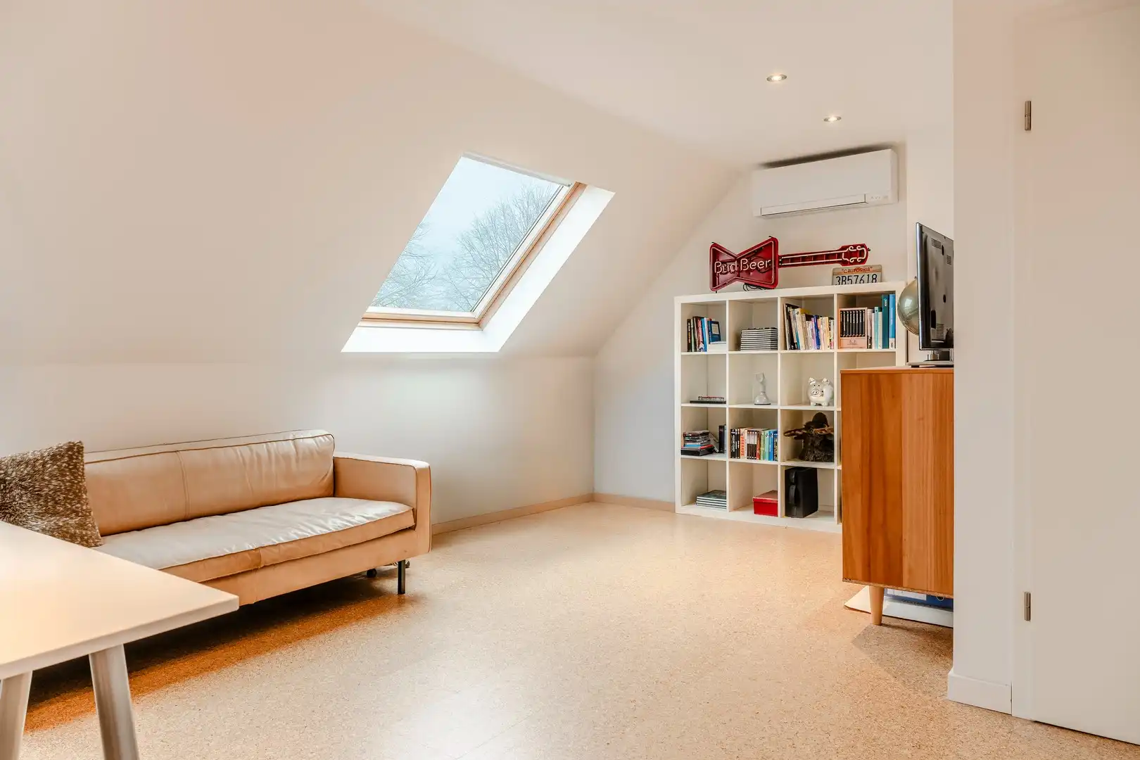 Een instapklare, ruime gezinswoning met top ligging te Zwijndrecht! foto 18