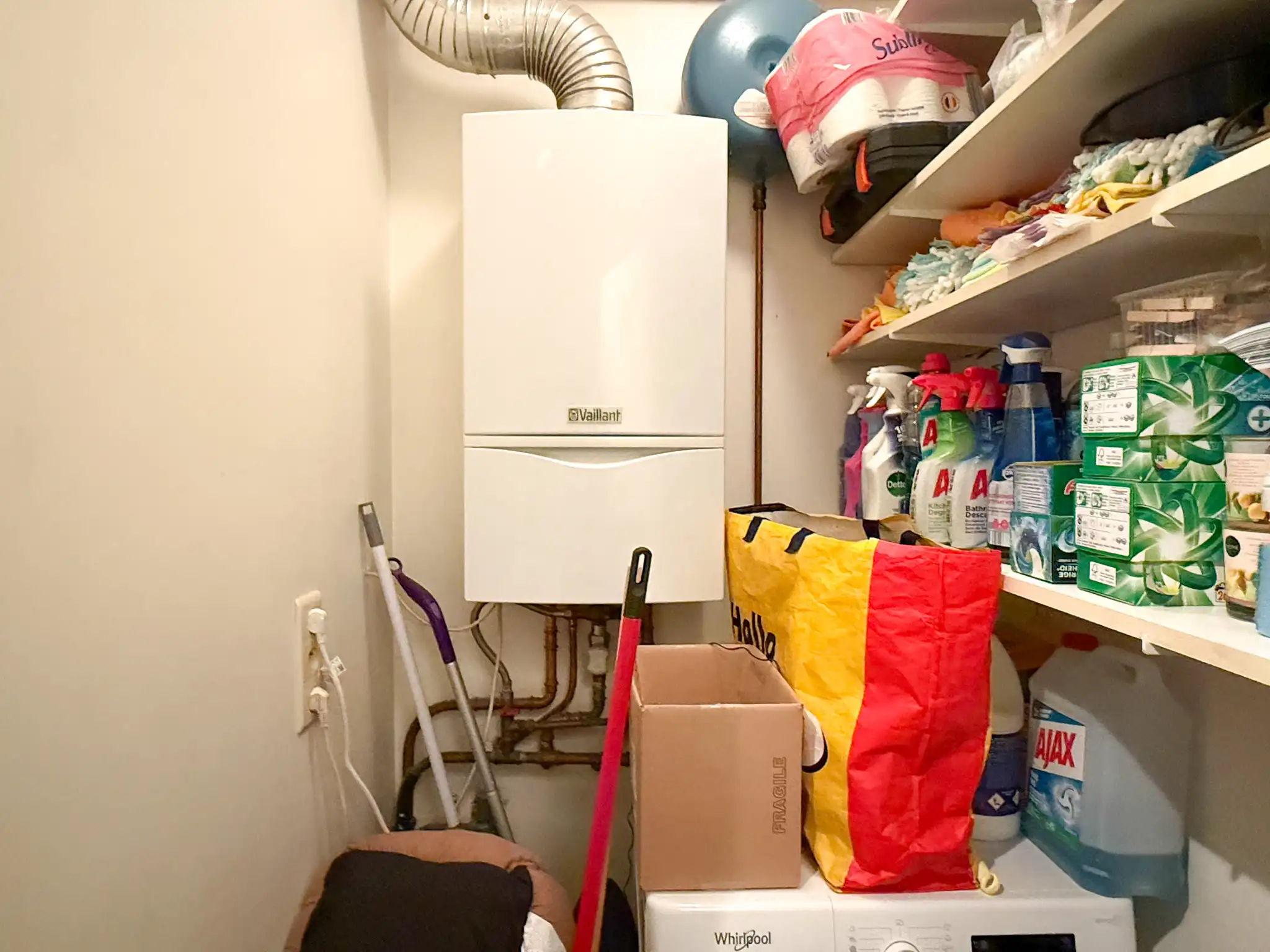 Gelijkvloers studio-appartement met garage foto 6
