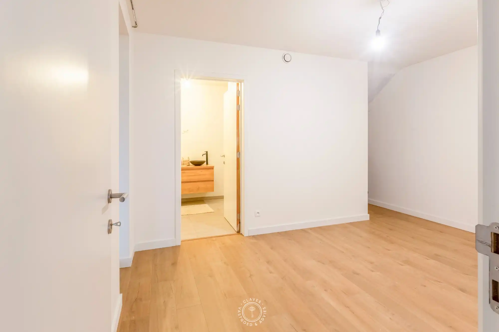 Zeer interessant en recent appartement met tuintje foto 10