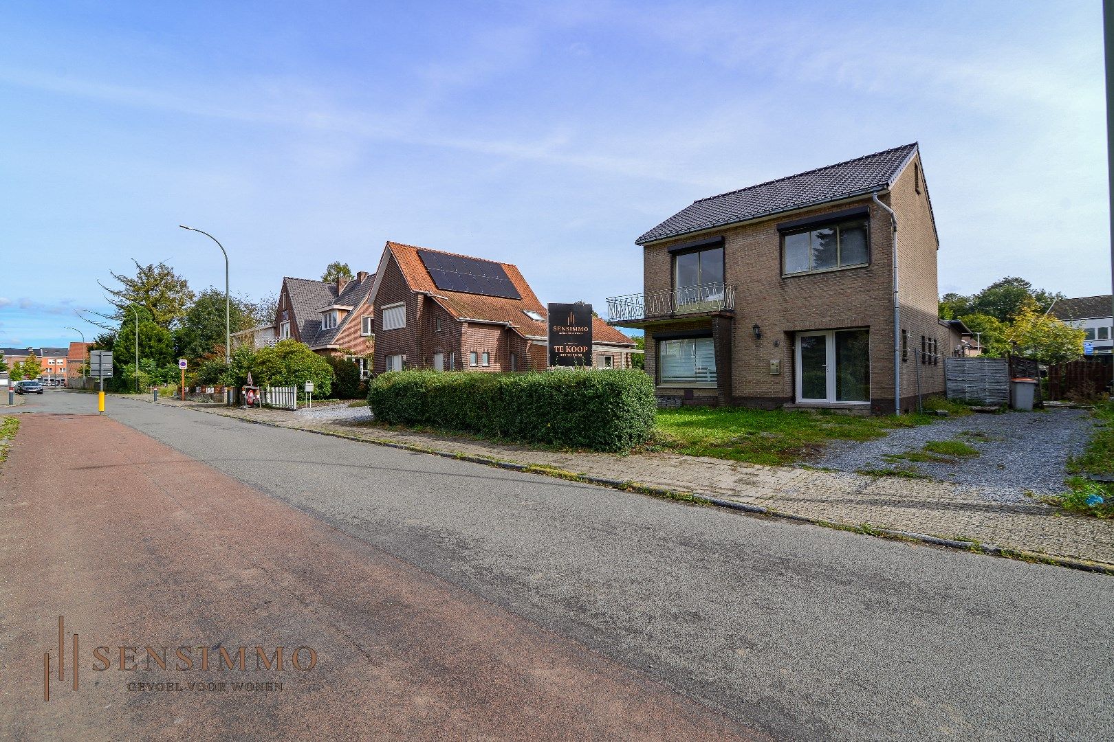 Op te frissen vrijstaande woning met 4 slaapkamers op 6a perceel te Eisden foto 2