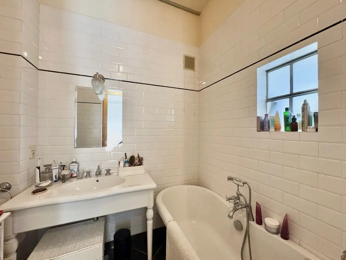 Ruim en stijlvol 2-slaapkamerappartement met terras foto 13