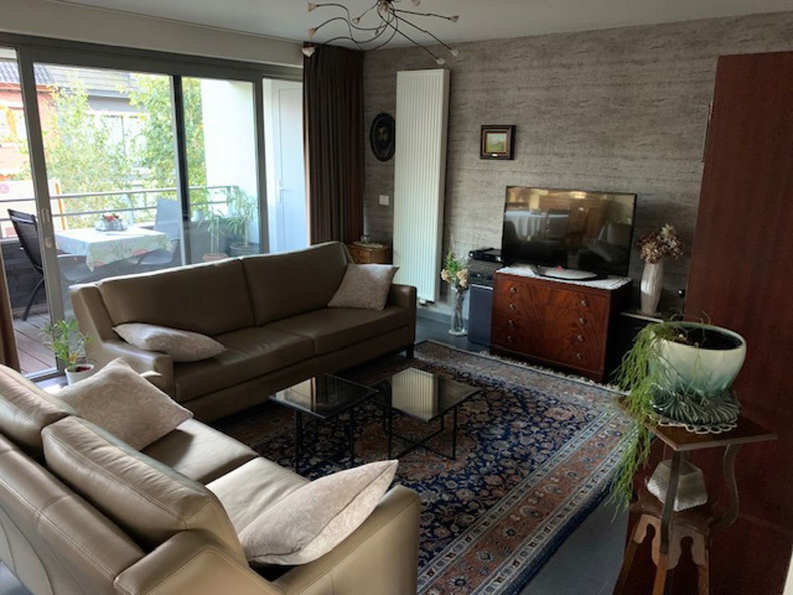 Instapklaar ruim en goed gelegen 2 slaapkamerappartement foto 12