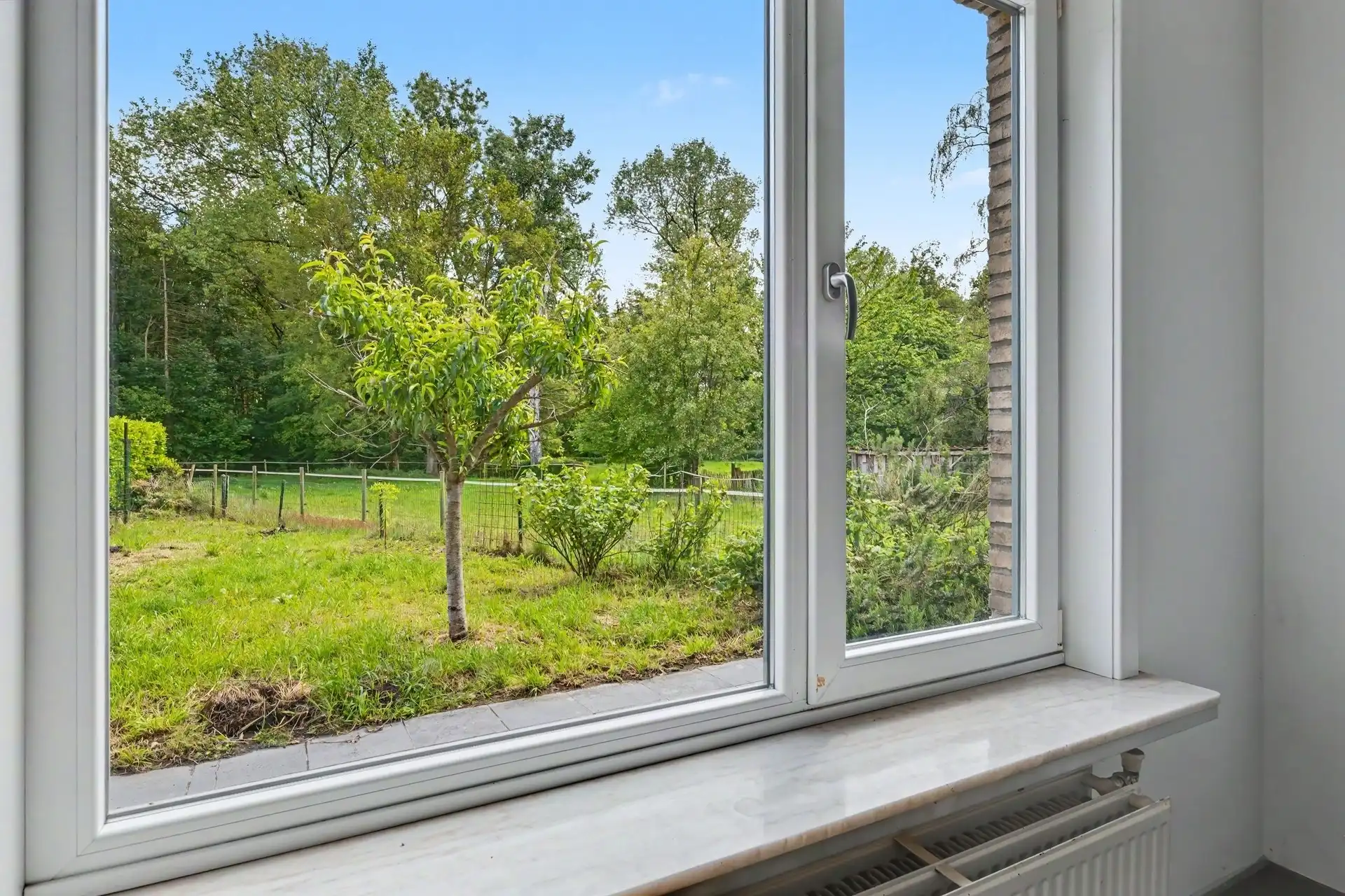 Uitstekend gelegen open bebouwing type bungalow met prachtig uitzicht foto 7