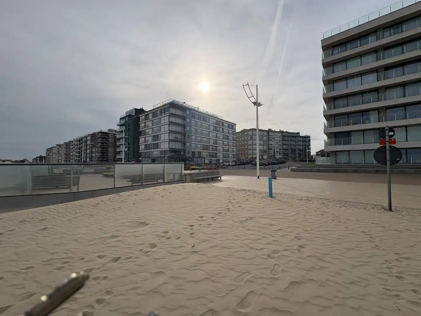 2-slaapkamer appartement met zeezicht, ideaal gelegen op een toplocatie aan de kust. foto 9