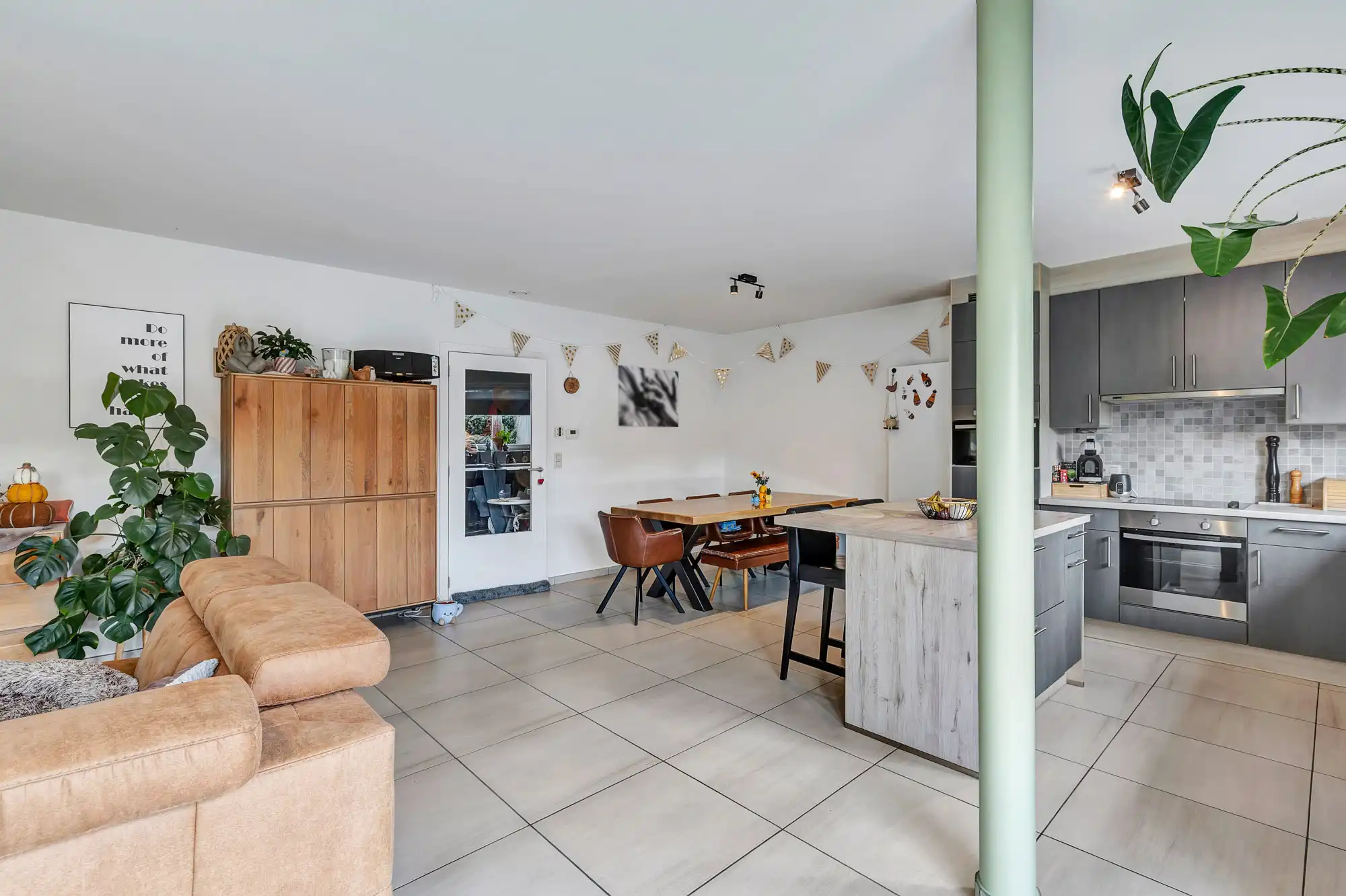 Instapklare, goed onderhouden woning te Iddergem met 3slpk foto 9