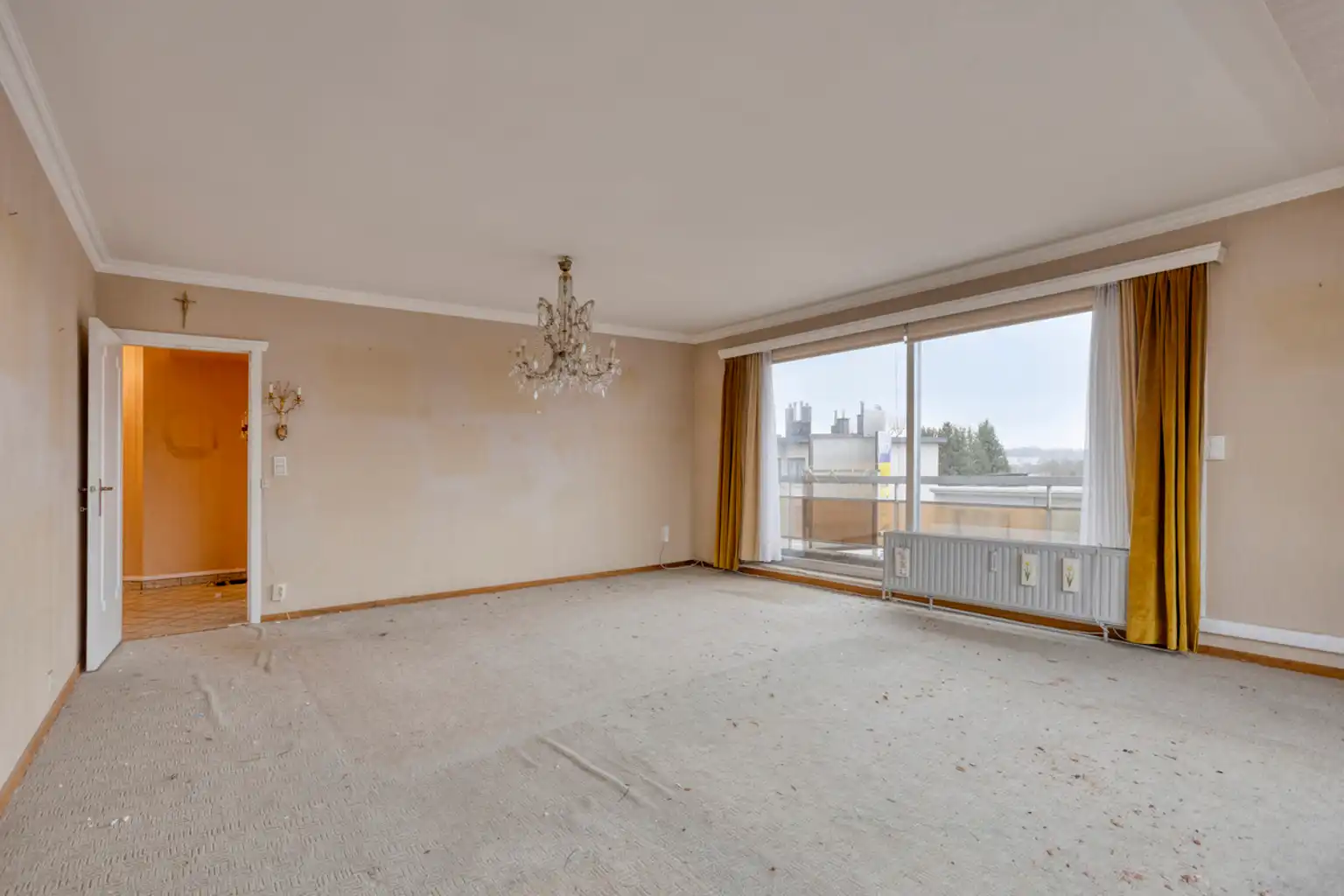 Te moderniseren hoekappartement met twee slaapkamers foto 8