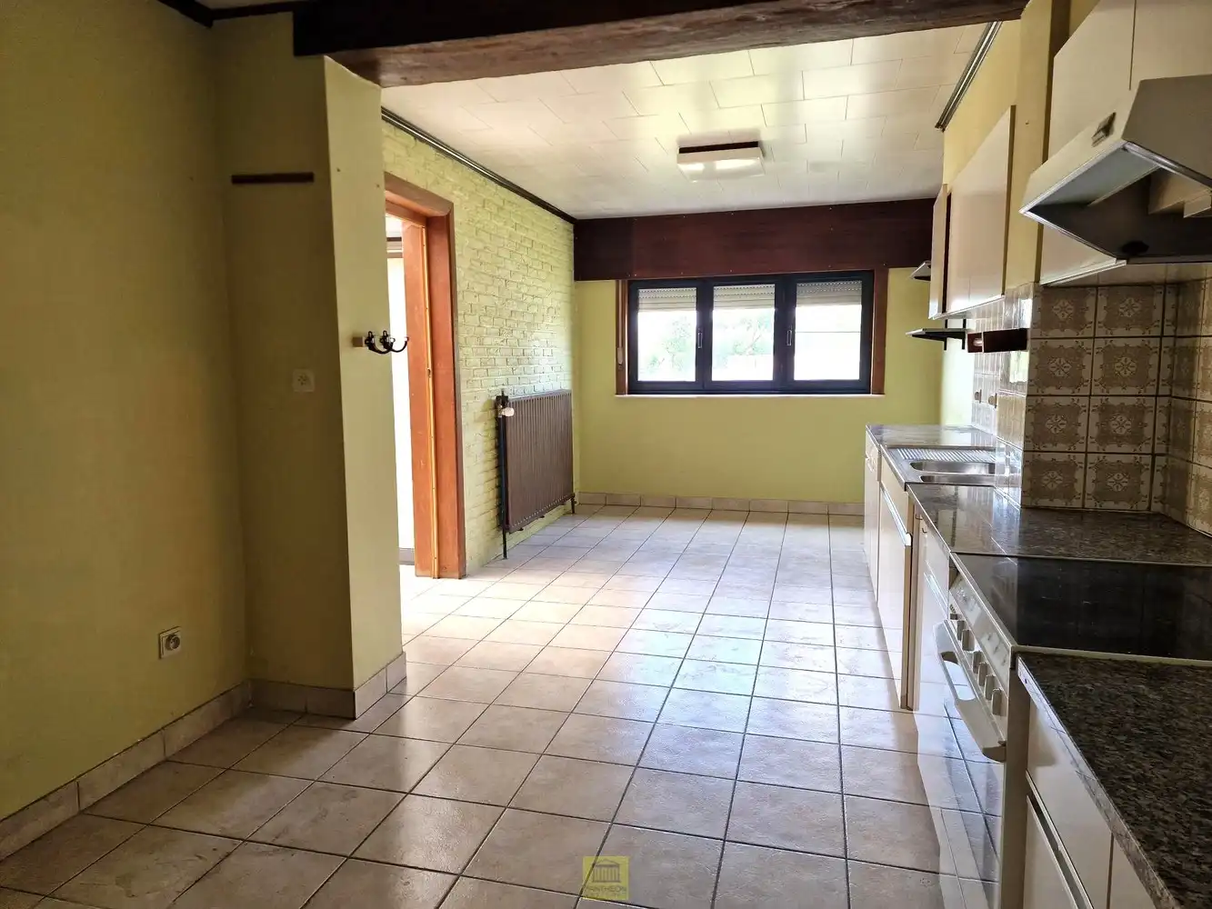 Ruime woning met tuin, garage en tal van mogelijkheden. foto 14