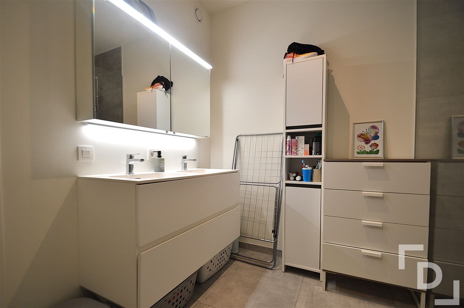Recent gebouwd appartement met staanplaats te huur in centrum Ieper. foto 11