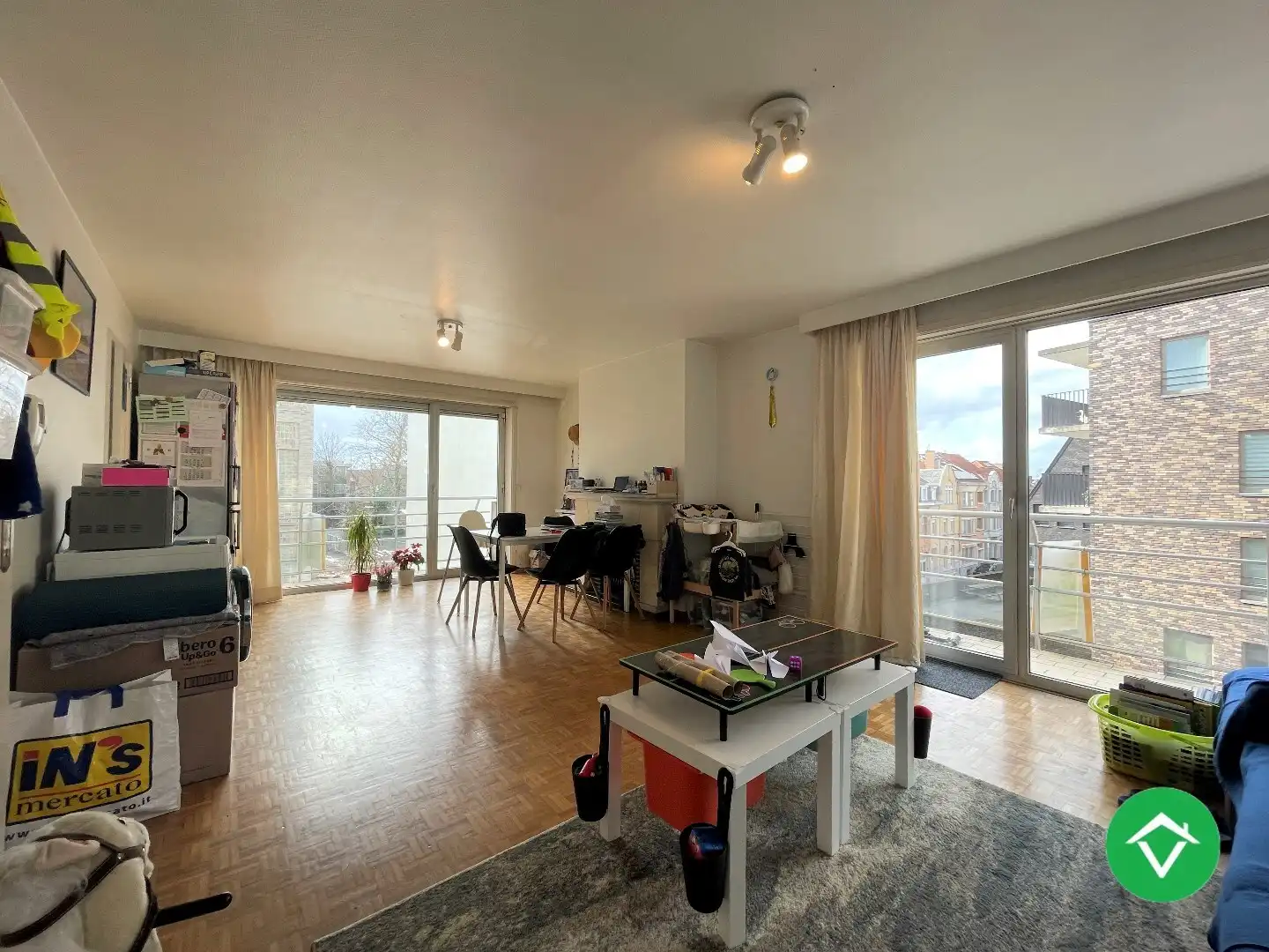 Zonnig appartement met 2 slaapkamers en autostandplaats te centrum Roeselare foto 2