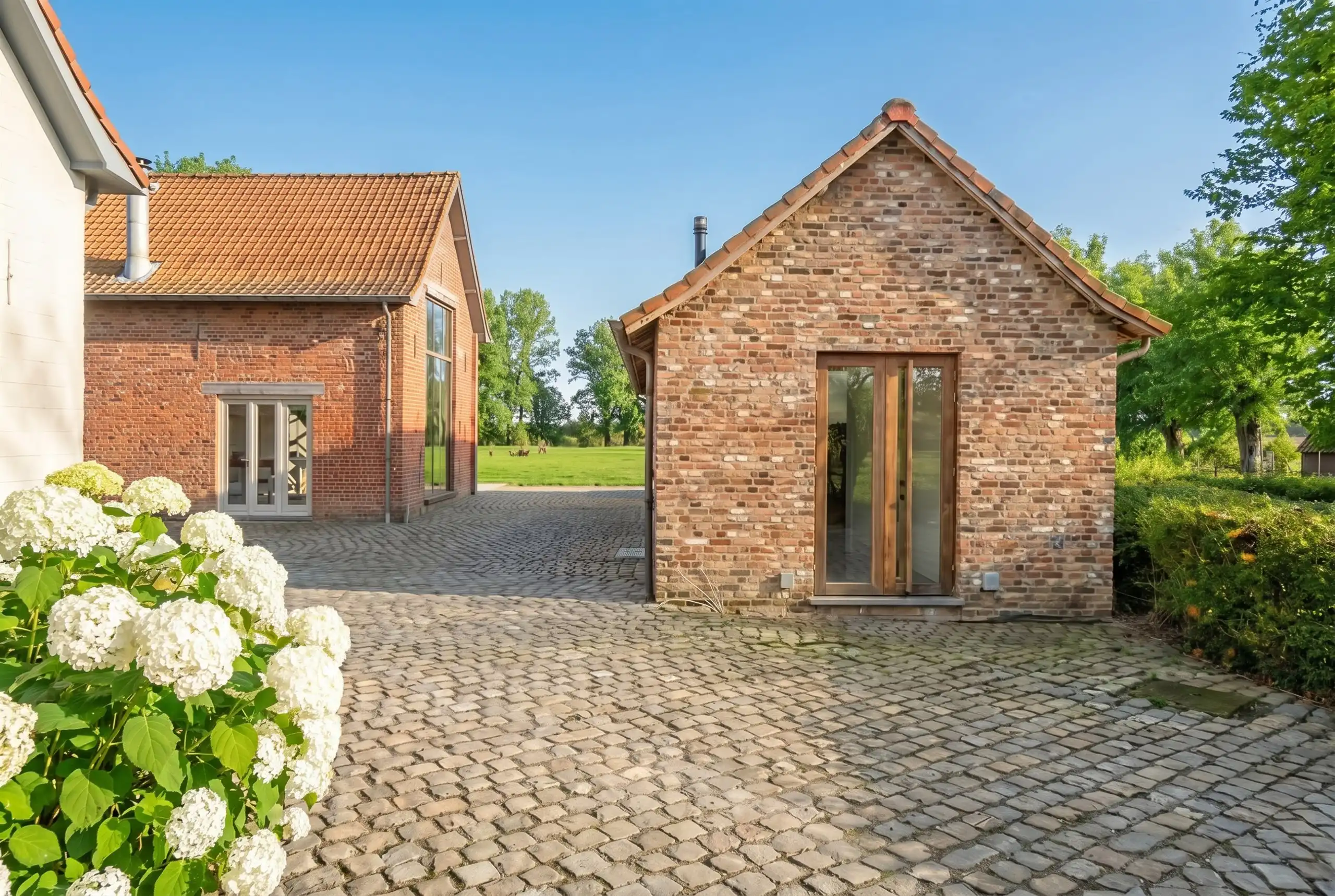 Opmerkelijk, gerestaureerde u- vormige hoeve  op 8.069 m² foto 10