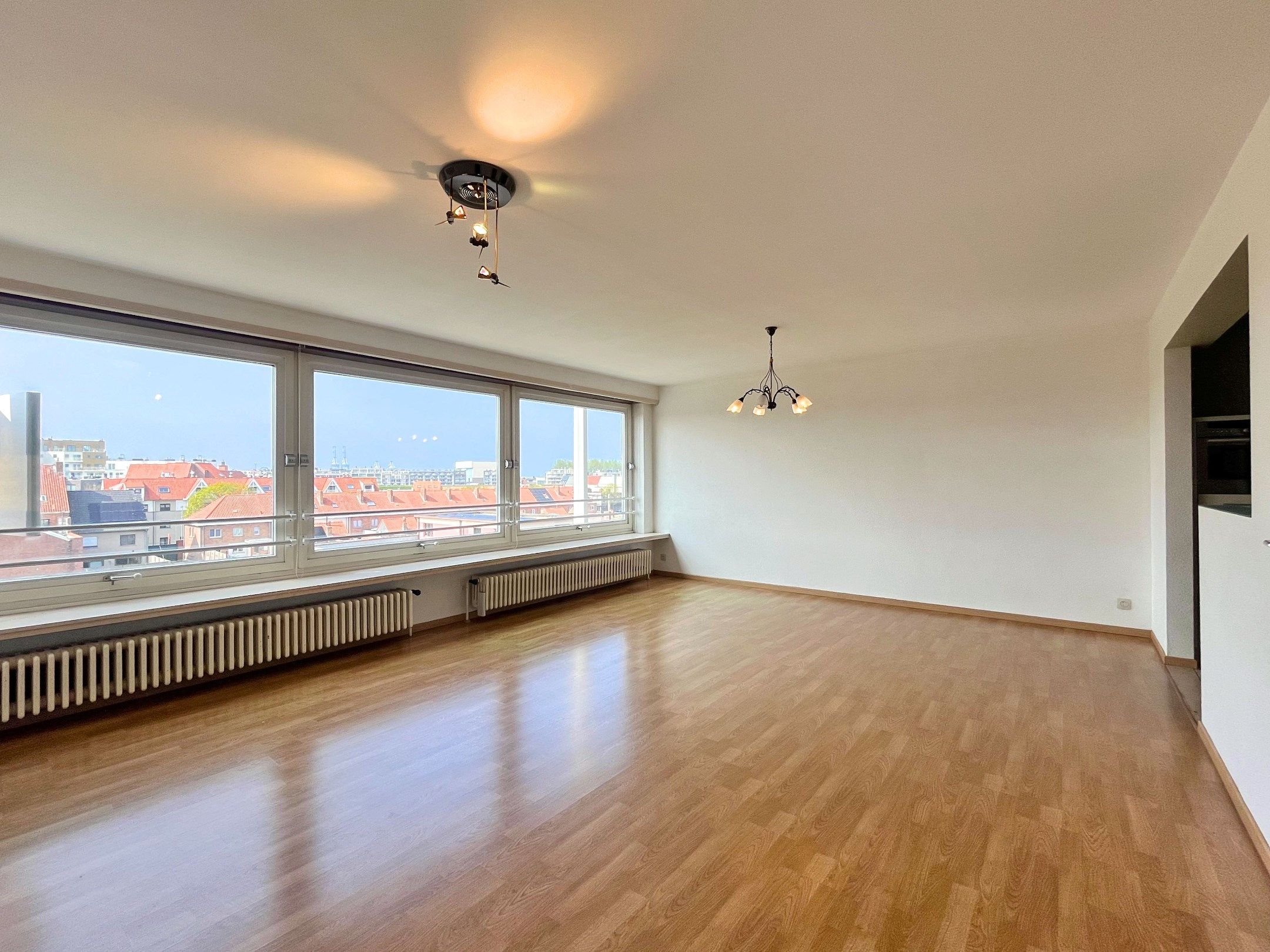 Ruim appartement (95 m²) met groot zonneterras te Zeebrugge foto {{pictureIndex}}