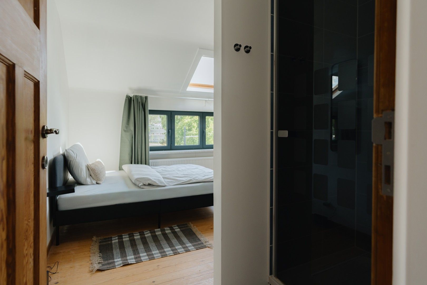 Lichtrijke, gerenoveerde, bemeubelde studio in cohousing — De Pintelaan 124, 9000 Gent foto 3