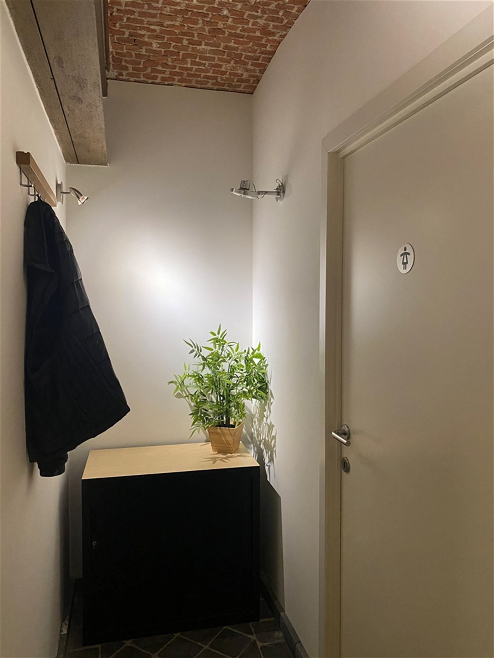 Karaktervolle loftkantoren te huur op gelijkvloers Ankerrui foto 8