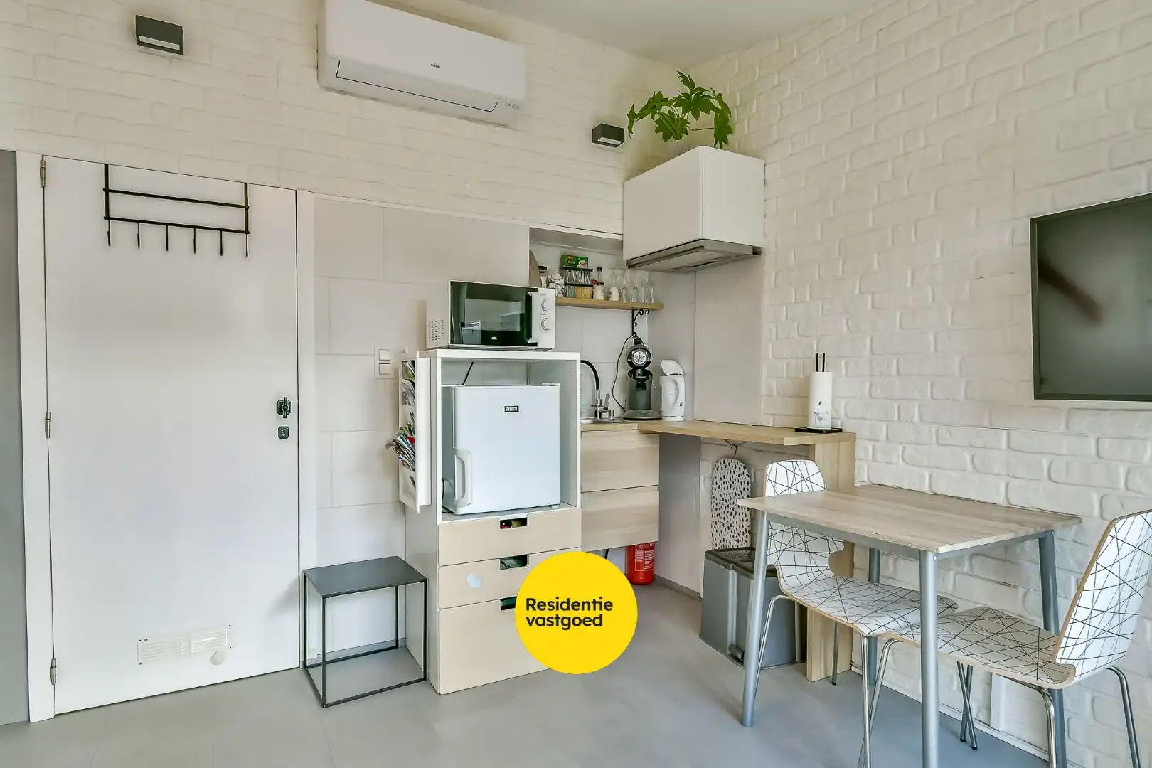 Halfopen woning met verhuurde buitenunit – extra inkomsten vanaf dag één! foto 17