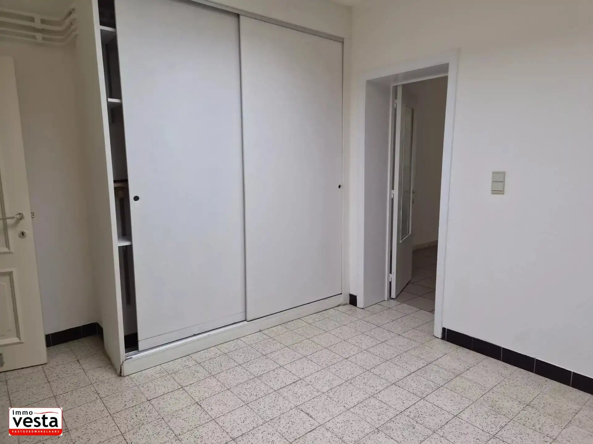 Centraal gelegen rijwoning met 3 slaapkamers foto 6