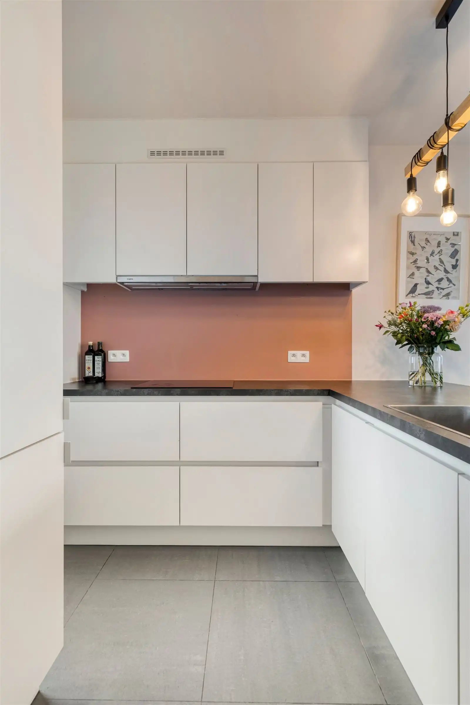 Rustig gelegen en instapklaar appartement met 1 slaapkamer, ruime tuin en private autostaanplaats. foto 8