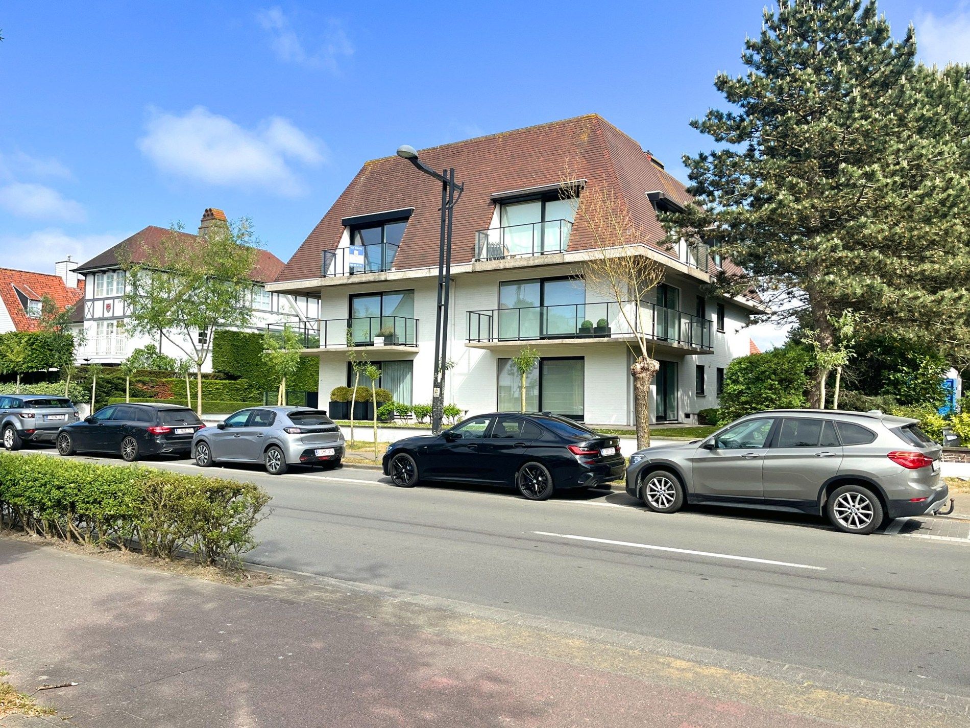 Appartement met garage te Knokke-Zoute foto {{pictureIndex}}