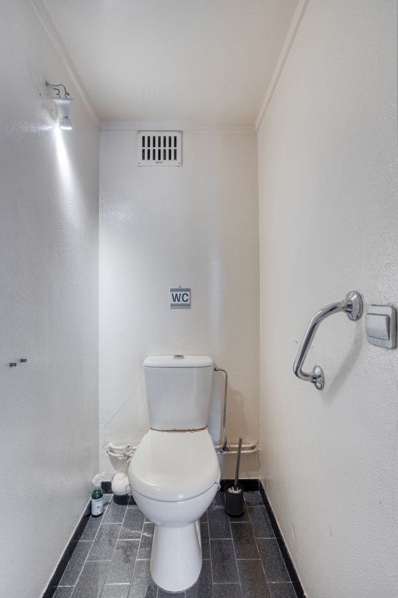 Goed gelegen appartement op het 13e verdiep foto 12