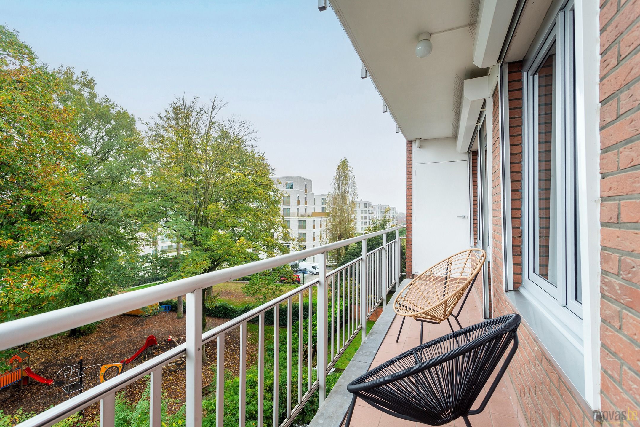 STIJLVOL GERENOVEERD APPARTEMENT MET 3 SLPKS EN TERRAS foto 14