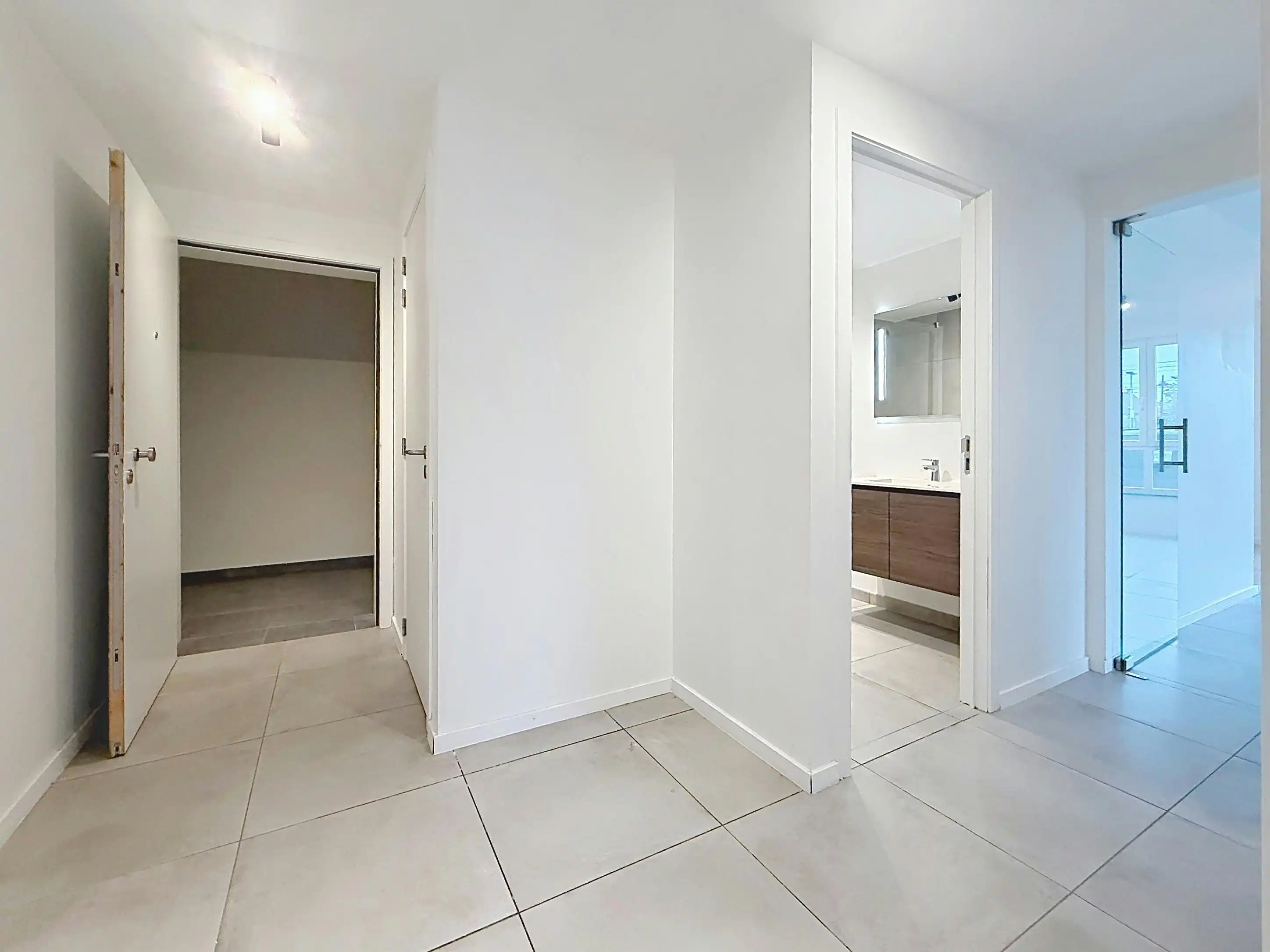 Instapklaar één slaapkamerappartement centrum Aalter foto 12