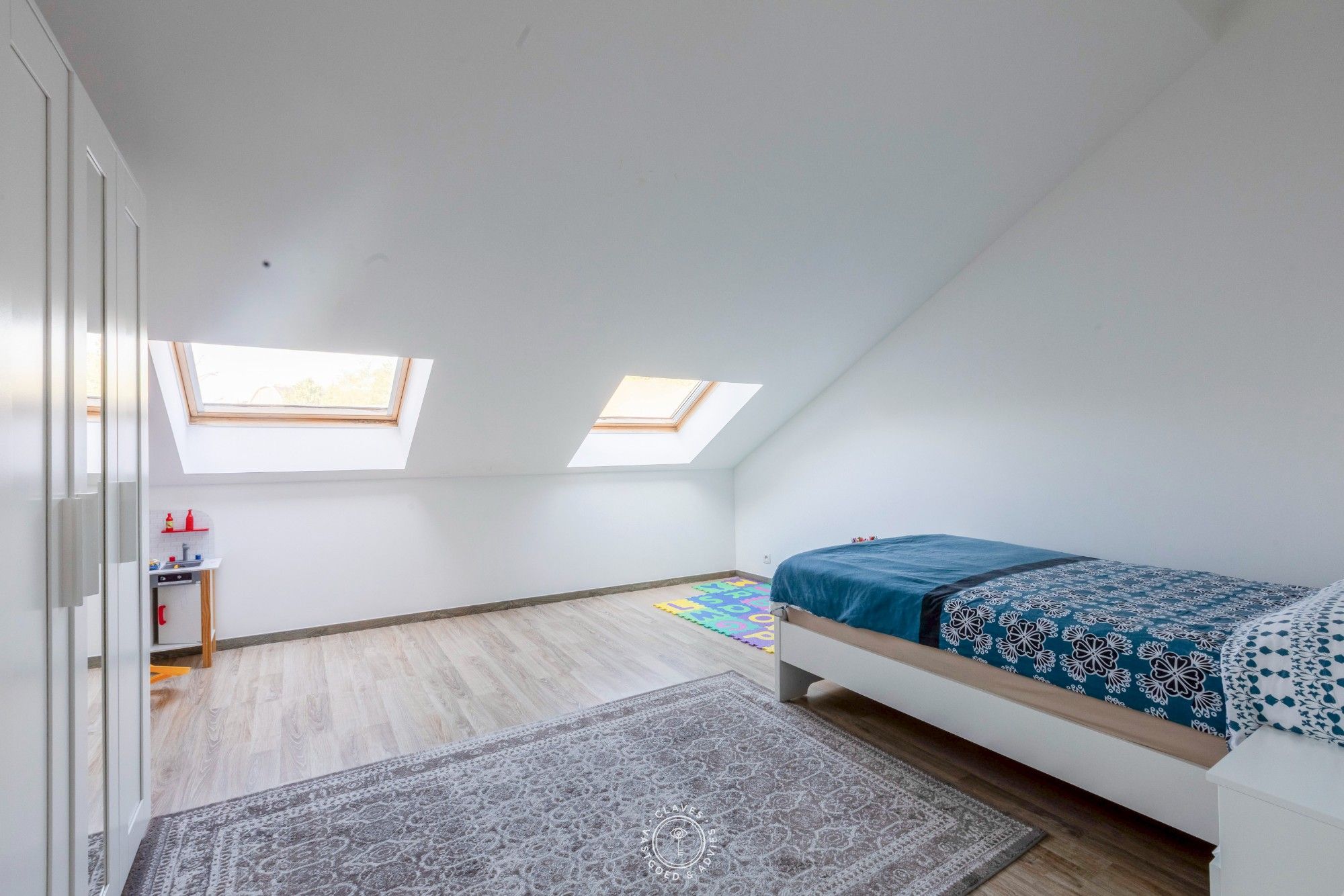 Instapklare rijwoning met vier slaapkamers en zonnige tuin foto 16