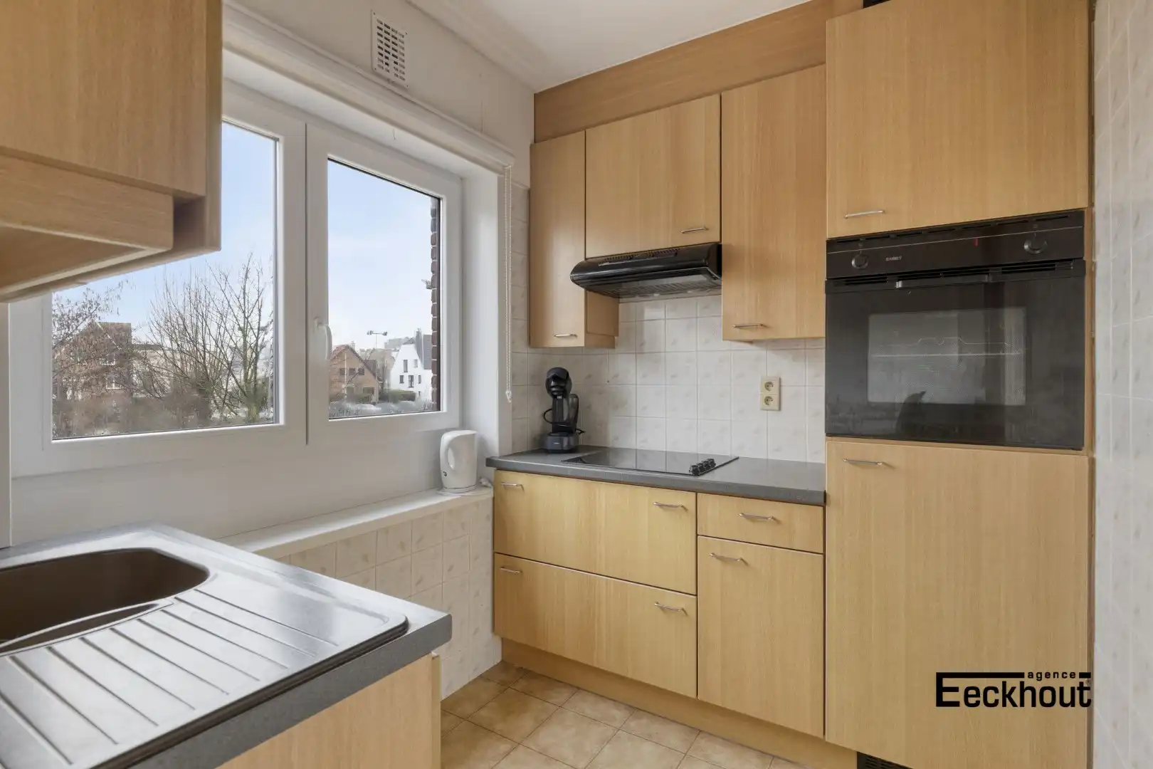 Charmant appartement met mooi zicht op wandelafstand van de zee! foto 6