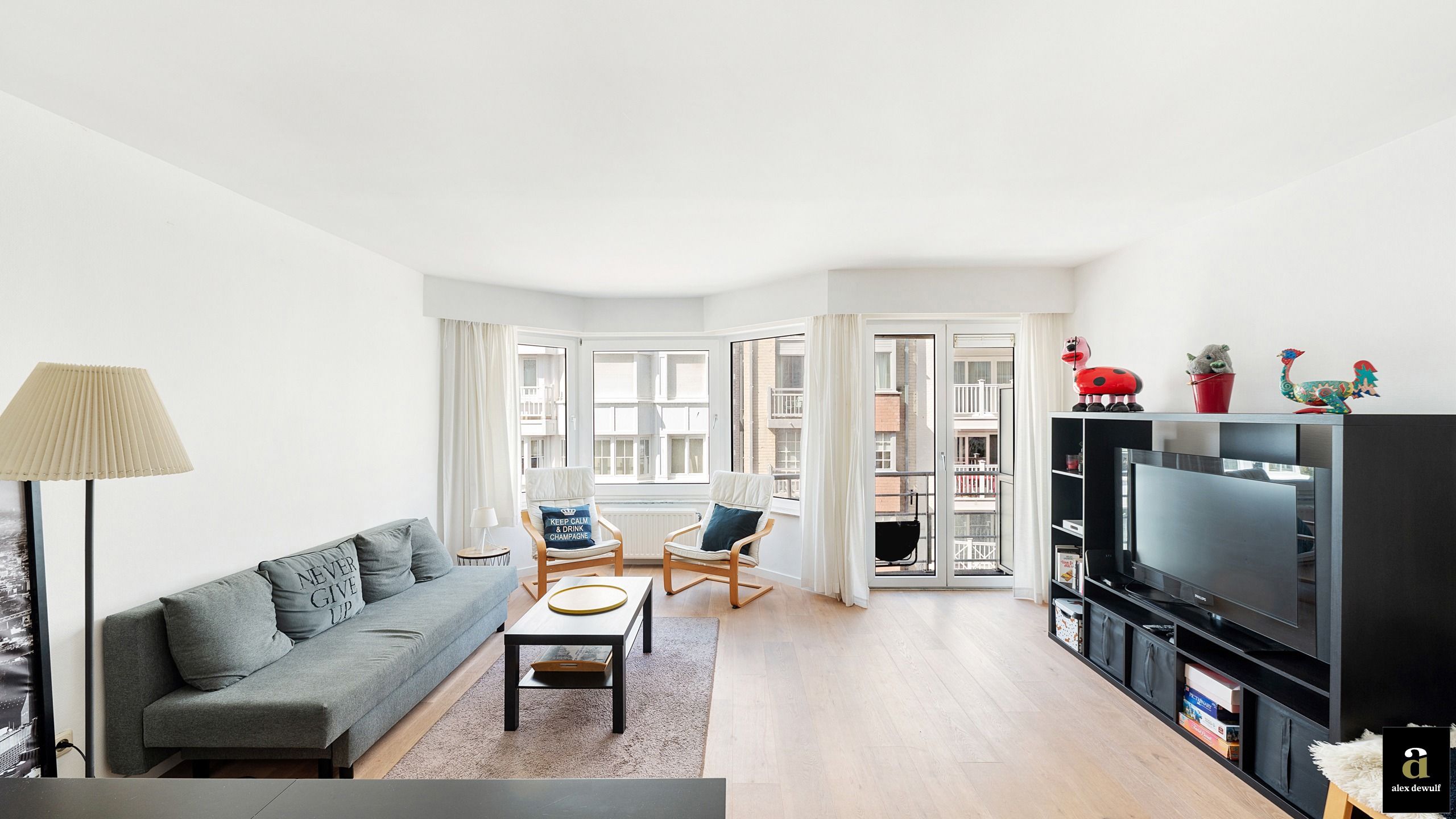 Instapklaar appartement met zijdelings zeezicht aan het Driehoeksplein [Zoute] foto 4