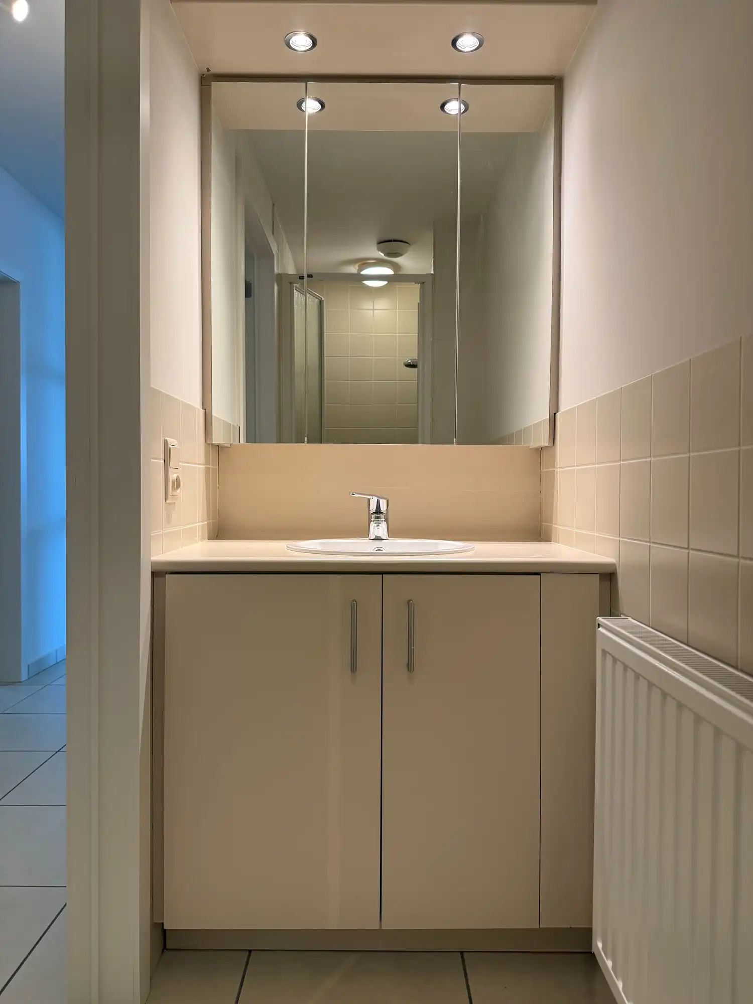 Volledig opgeschilderd ruim appartement op mooie ligging | Potegemstraat foto 10