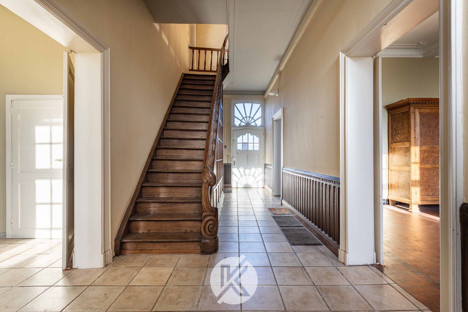 Tijdloze pastorie met historische allure op 4.057 m² foto 7