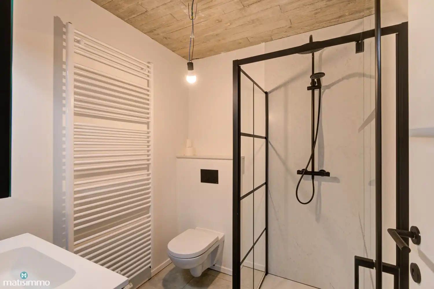 VOLLEDIG VERNIEUWDE TUSSENWONING (EPC A) MET 3 SLAAPKAMERS, BETONKELDER EN TUIN IN STADSCENTRUM BILZEN foto 13