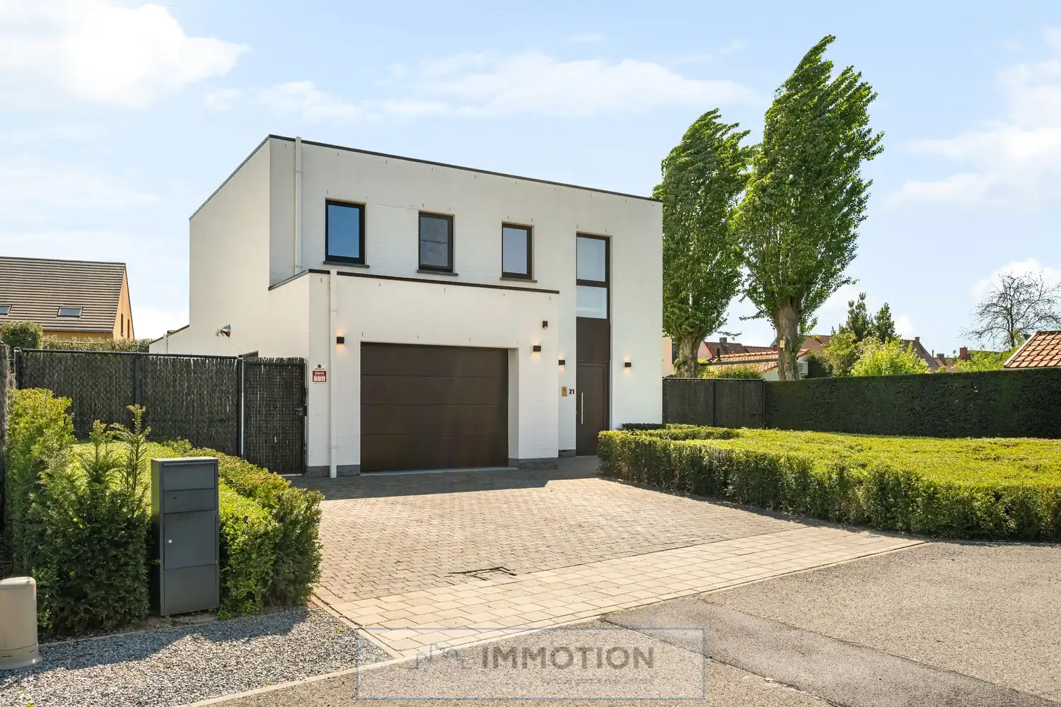 Moderne nieuwbouwvilla op rustige topligging in Kuurne ! Kijkdag met richtprijs. foto {{pictureIndex}}