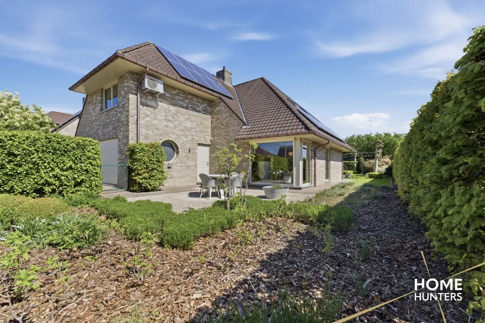 luxe villa met 4 slaapkamers, ruime tuin en een dubbele garage op een rustige locatie te Ieper foto 37