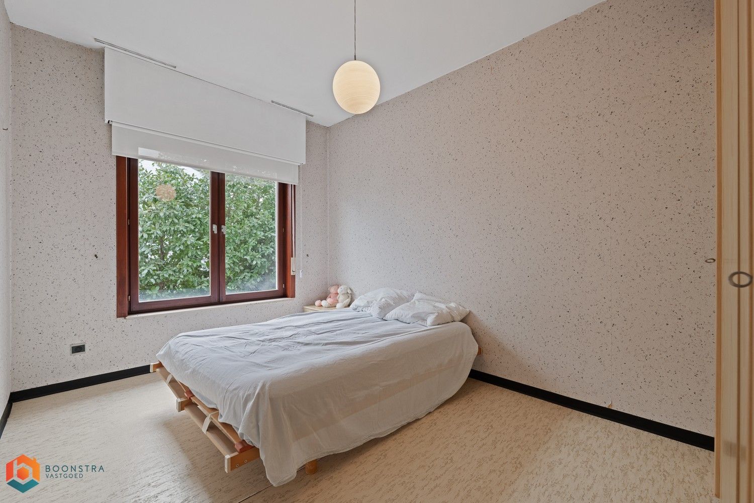 Perfect onderhouden woning met 3 Slpkrs op 1230 m² foto 12