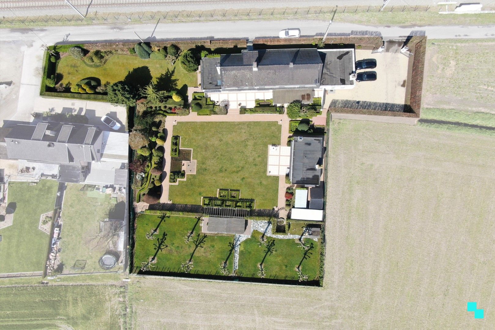 Karaktervol landhuis met landelijke verzichten foto 2