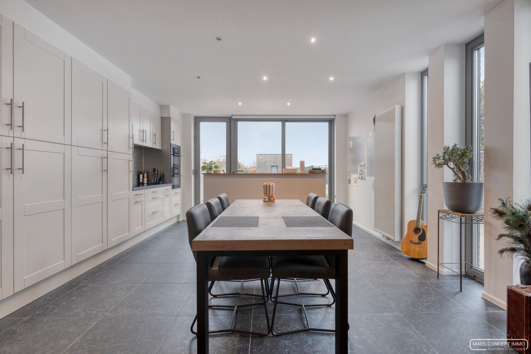 Instapklare halfopen woning in Waregem met bijgebouw en weids zicht foto 6