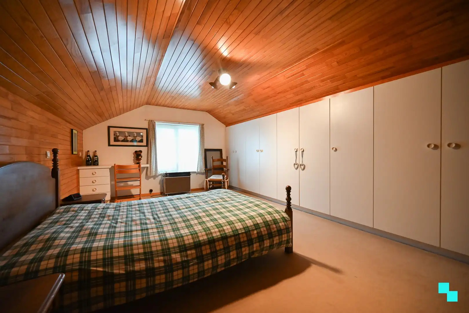 Verrassend ruime woning op hoekperceel te Izegem, Bosmolens foto 24