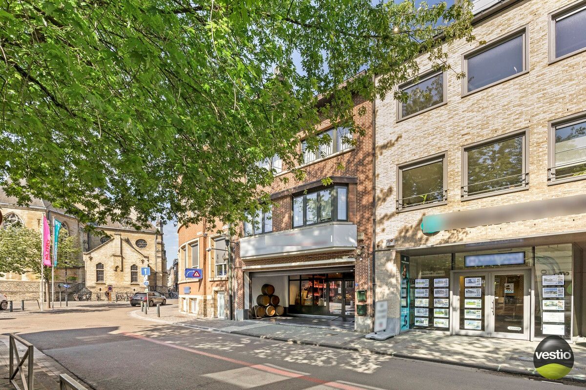 HANDELSHUIS IN CENTRUM VAN BILZEN. foto 3