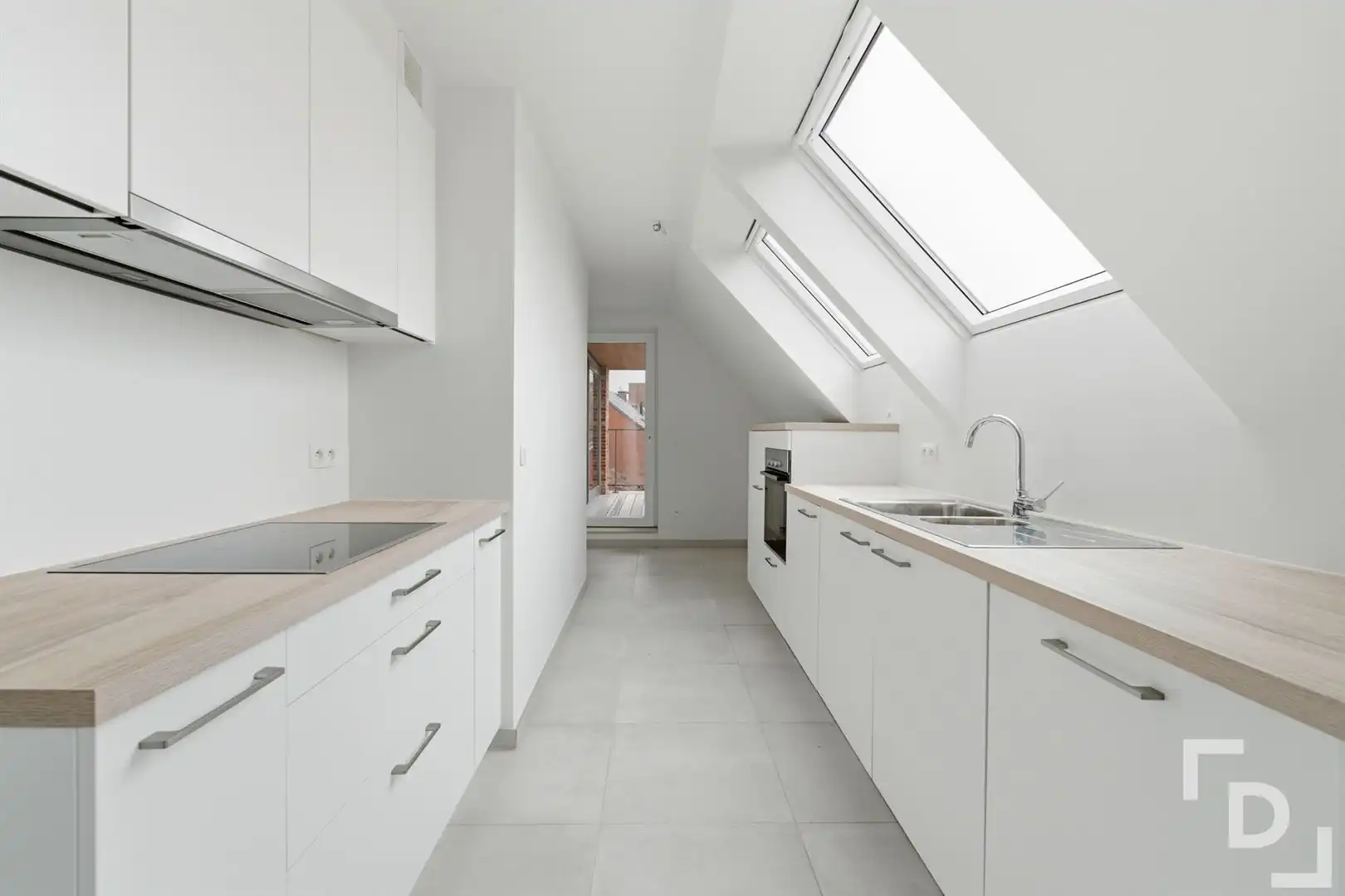Nieuwbouwappartement met 2 terrassen en garage te koop in het hart van Proven. foto 9
