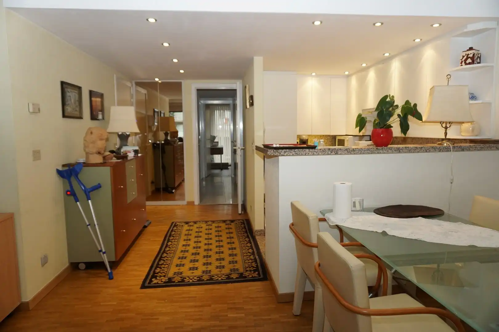 RUIM APPARTEMENT MET ZONNIGE TERRASSEN OP TOPLIGGING foto 9