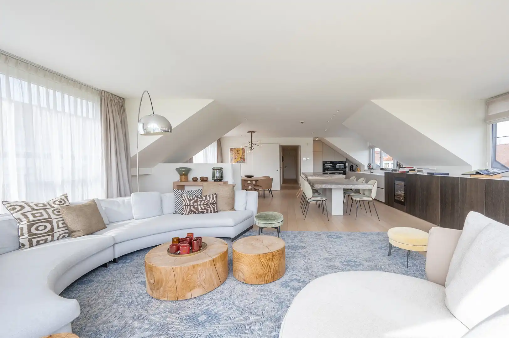 Uitzonderlijke eigendom met een uniek open zicht op de Hazegraspolders, vlakbij het Oosthoekplein. foto 4