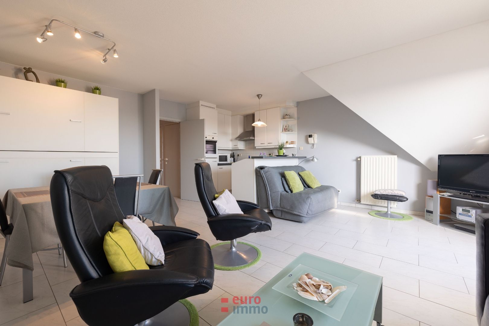 Subliem zuidgericht appartementje met prachtige verzichten! foto 3