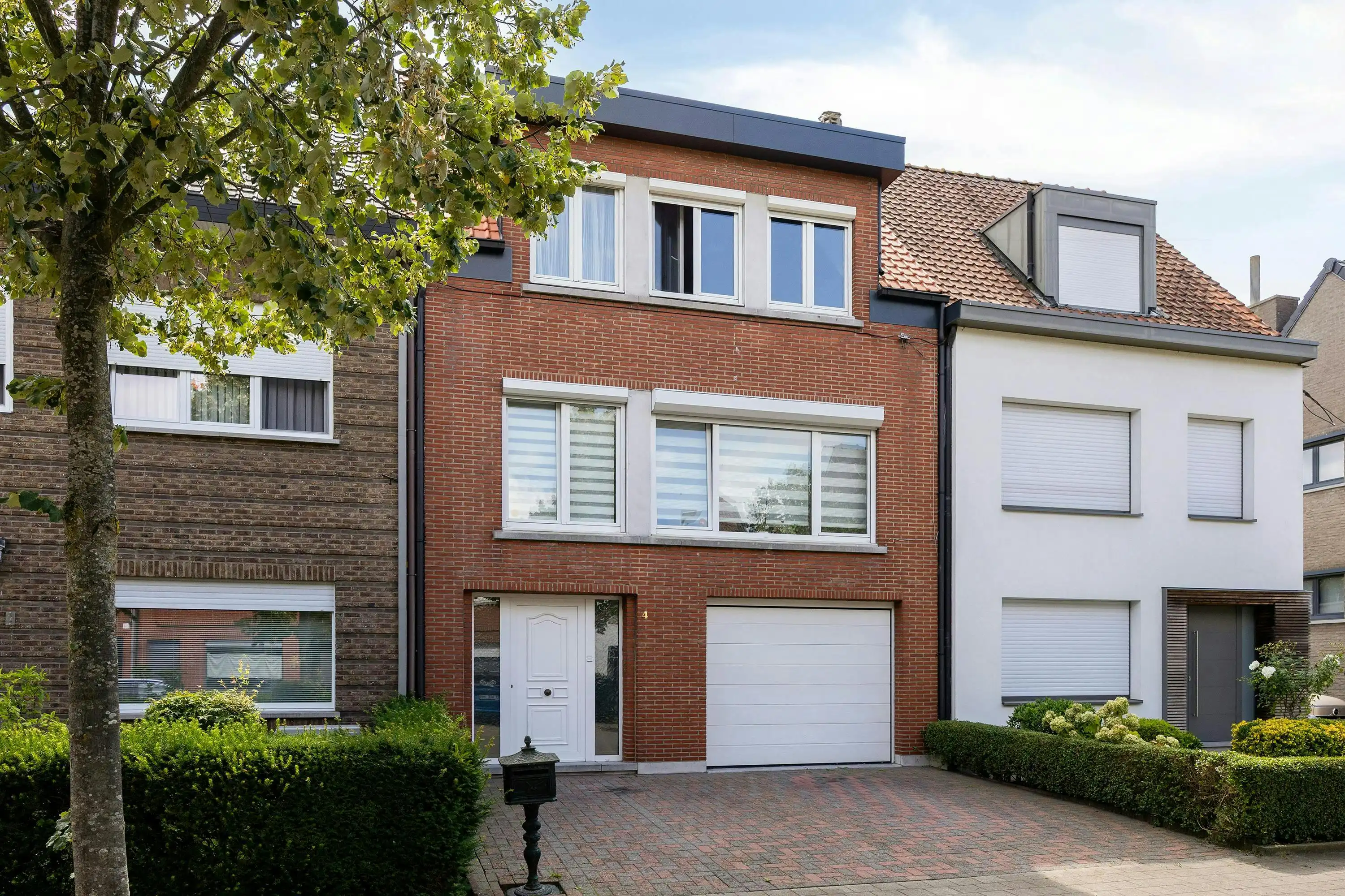 Bel-etage te koop in Kruibeke foto {{pictureIndex}}