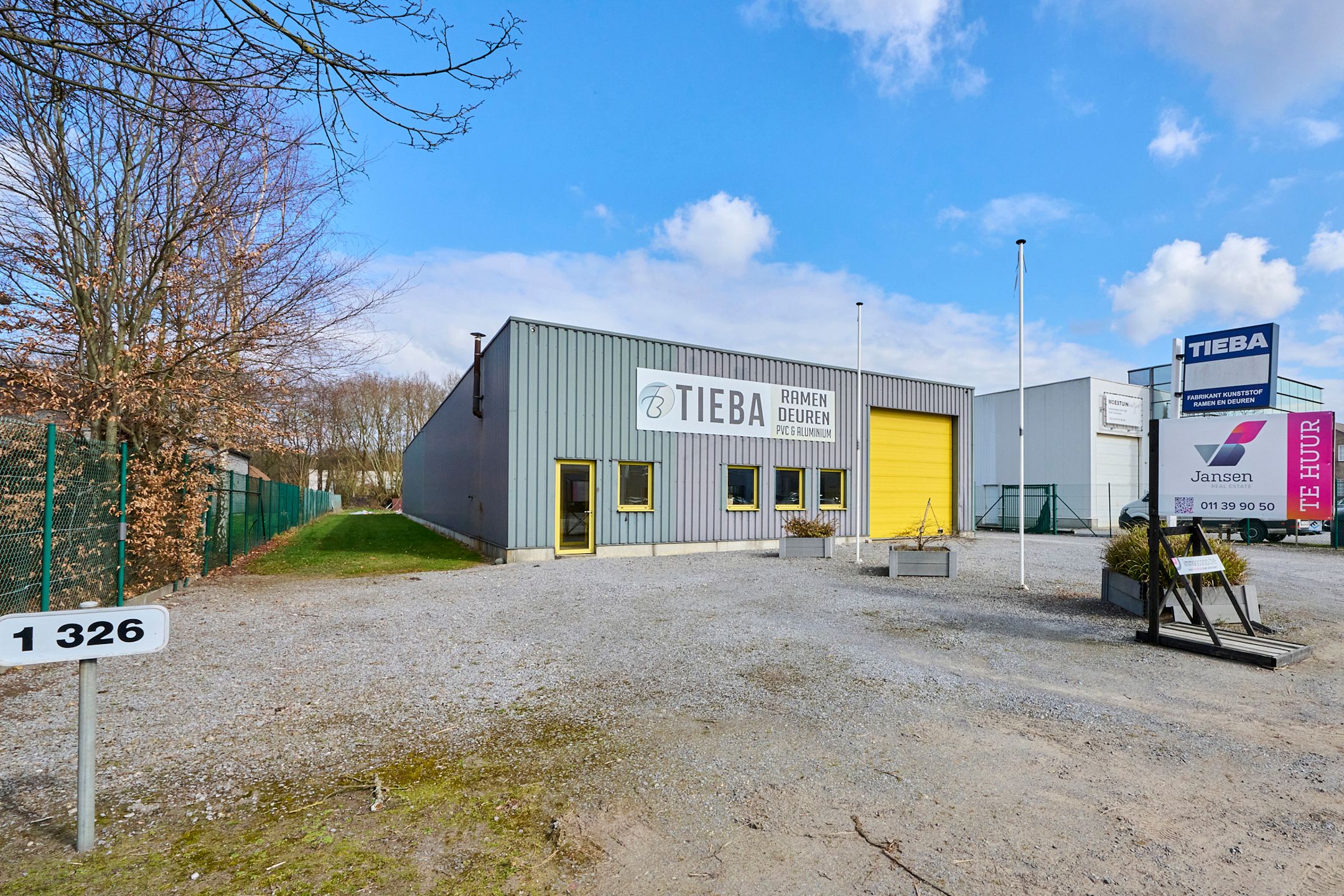 TE HUUR Zonhoven: Bedrijfsgebouw van +/- 390m² incl. kantoor foto 9
