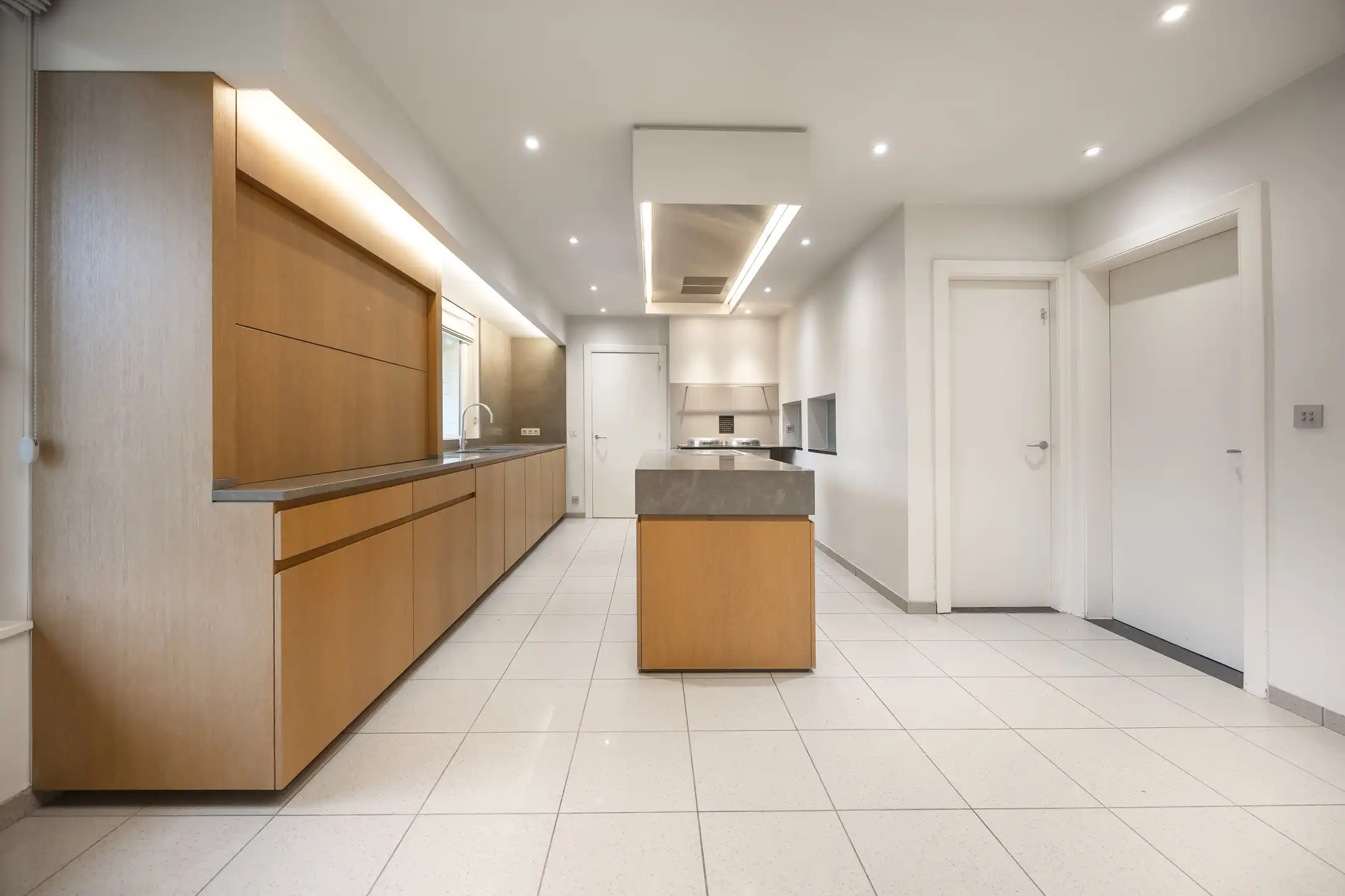 Stijlvolle villa met zwembad en uitzonderlijk potentieel foto 10