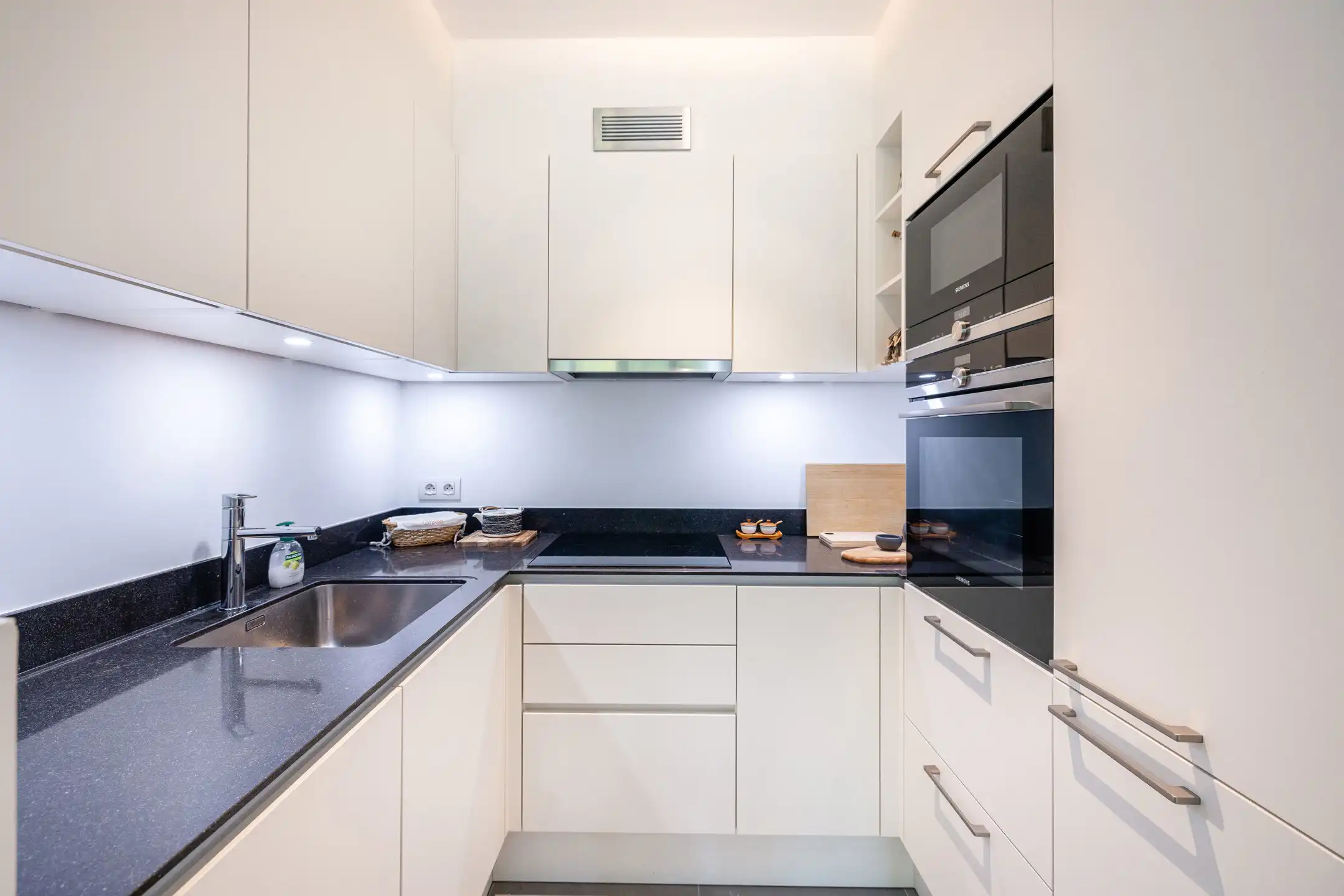 ELSENE, appartement met 1 kamer, terras en groen uitzicht foto 8